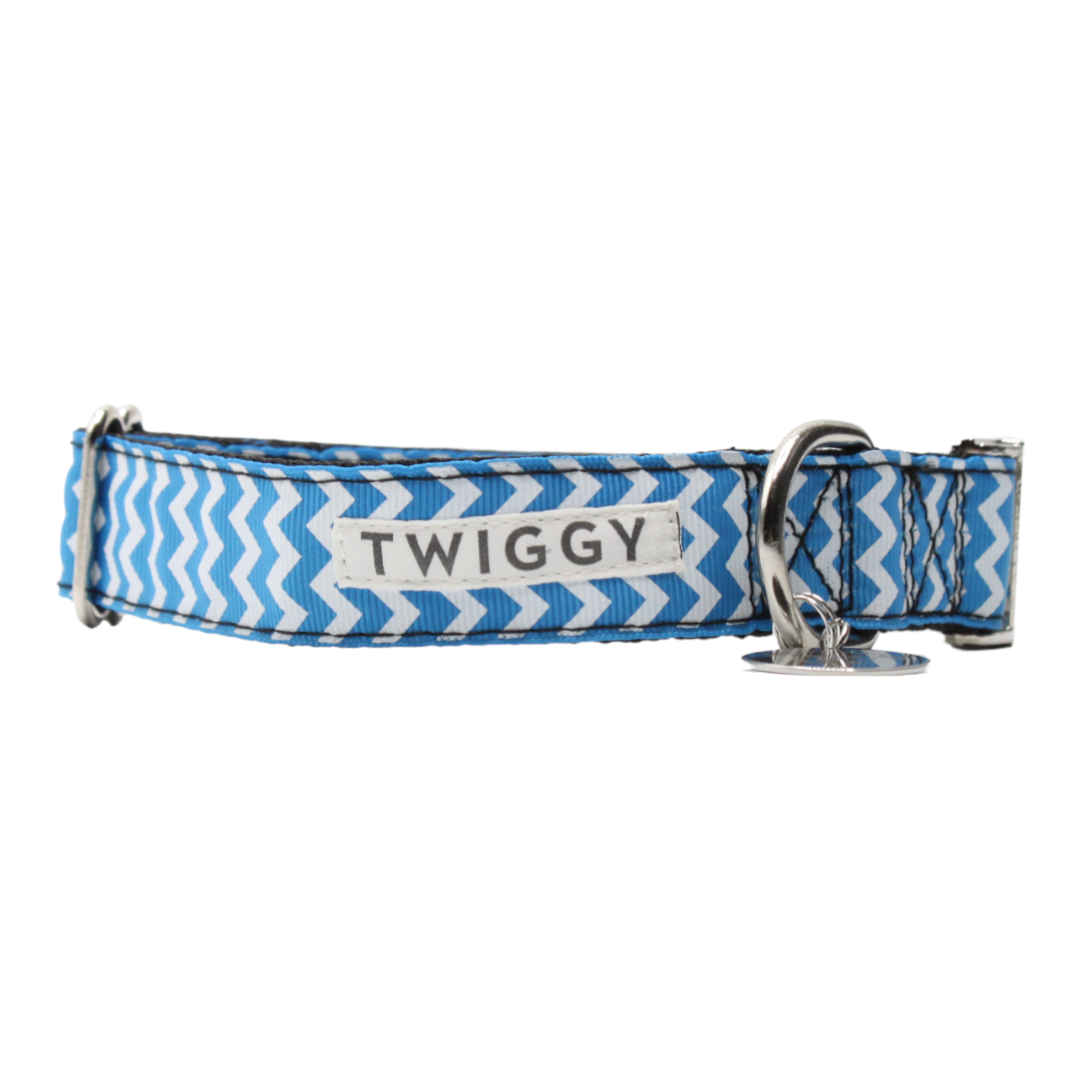 collier chien boucle métal argenté géométrique vague zig zag blanc bleu twiggy